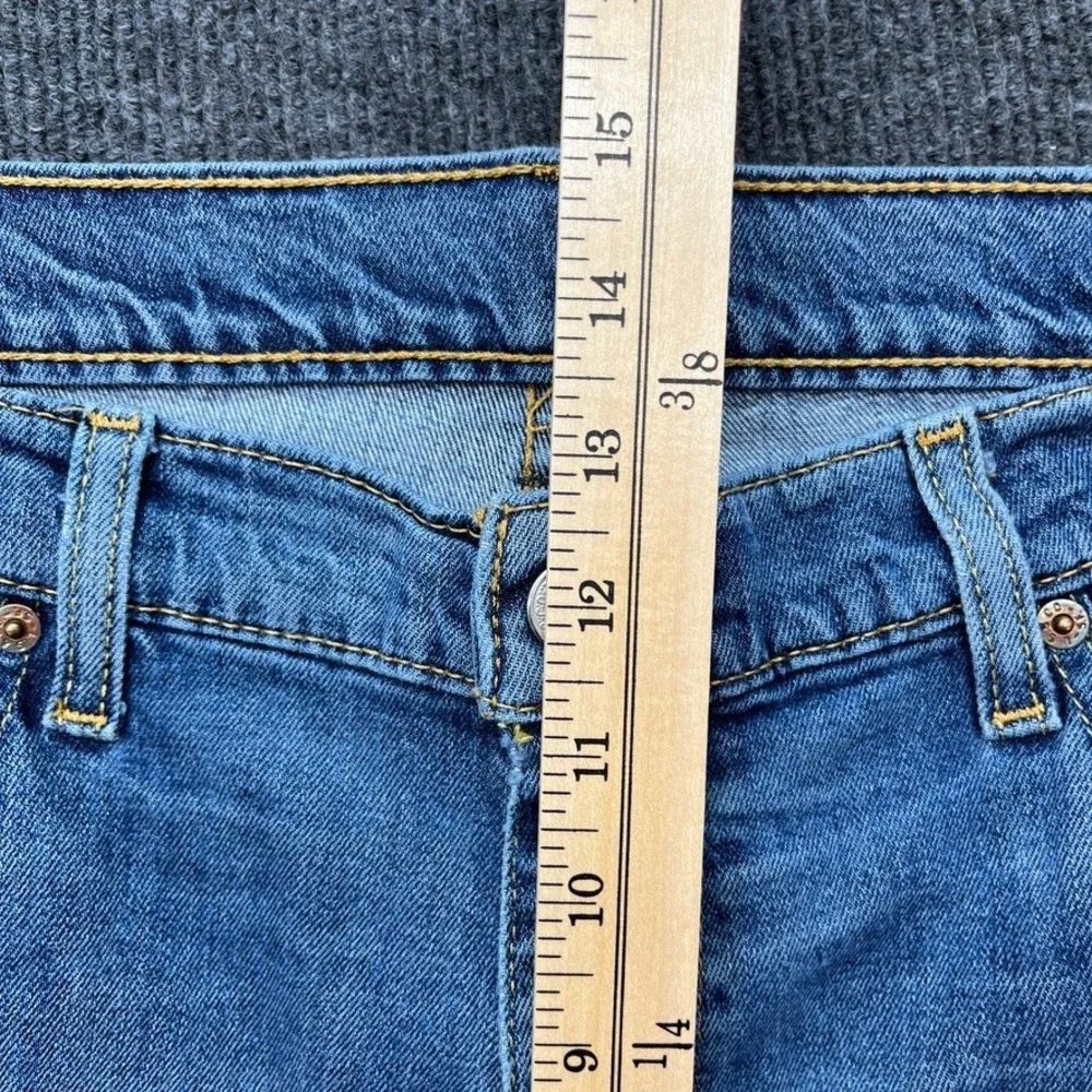 Levi's 505 Regular Fit Straight Leg Jeans Men's 40x31 Medium Wash Blue Denim